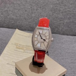 ♥️法兰克穆勒-Franck Muller(FM)，sunrise系列 采用316L 精钢表壳 CNC加工抛光表壳，全壳PVP真空电镀持色更久。底盖与表壳无缝拼接，精雕成形，扣子底部以及底盖内部延续法穆兰标志字体雕刻清晰！搭配制作过程相当复杂的拱形表盘 表盘由12块珍珠贝构成铺满光华美钻与珍珠贝母辉映   表壳尺寸32x43mm   厚度约9mm