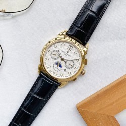 PP最新款式 百达翡丽Patek Philippe 搭配进口9100多功能机芯（零返修）功能（24小时,星期，星辰，月份）进口316精钢！搭配意大利进口小牛皮！原装针扣！尺寸42mm。耐磨防刮蓝宝石玻璃！超强防水50米！简约而不简单！百达翡丽，你值得拥有.实物拍摄品质如一！