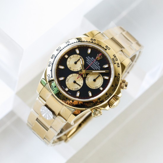 AR超神之作 ROLEX DAYTONA劳 力士迪通拿副本的十年精华， 并行代购版迪通拿，完美修正十年间所有副本的不足和缺陷，4130机芯，以及攻克机芯厚度，使壳身厚度首次达到与正品一致，并搭配正品代购包装物料，重新定义最高品质的迪通拿副本，真正的A级副本劳 力 士迪地拿[AR出品]