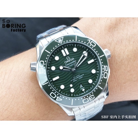 SBF 2022最新款欧家“绿水鬼”，2022年海马300米新品。跟劳力士水鬼相比，低调不张扬，好看不撞款。老板，买它刚刚好！