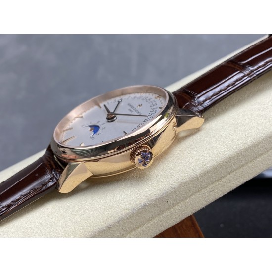 江诗丹顿 VC R39 Vacheron constantin 经典之美品鉴江诗丹顿 纵横四海系列 众横四海系列 逆跳日历款腕表 型号4000V/210A-B911 堪称意义非凡的里程碑之作。凝聚着日内瓦悠久制表传统的钟表复杂功能,体现出超凡技艺与时代风尚的绝妙融合。 采用自制Cal.2460 R31L/2机芯 直径41毫米 904钢带官网同步 一键拆卸 同时另可自由更换搭配胶带 皮带! 欢迎各大表友品鉴。 江诗丹顿 VC R39 Vacheron constantin 经典之美品鉴江诗丹顿 纵横四海系列 众横四海系列 逆跳日历款腕表 型号4000V/210A-B911 堪称意义非凡的里程碑之作。凝聚着日内瓦悠久制表传统的钟表复杂功能,体现出超凡技艺与时代风尚的绝妙融合。 采用自制Cal.2460 R31L/2机芯 直径41毫米 904钢带官网同步 一键拆卸 同时另可自由更换搭配胶带 皮带! 欢迎各大表友品鉴。