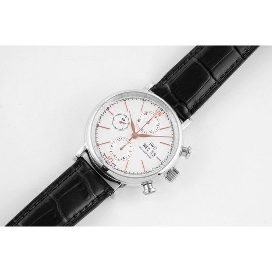 TW倾情演绎【IWC万国波涛菲诺计时腕表】腕表尺寸42mmX13.5mm。完美同步正品,表壳以精钢材质打造,通过细致的抛光打磨之后呈现出细腻光泽,表耳弧度自然,与表壳完美融合,线条流畅,光泽闪耀。腕表内部搭载7750改原装Cal.79320自动机械机芯,实现所有功能与原装一致,密底设计,周年纪念徽标镌刻表底,采用意大利小牛皮搭配针扣,简单配戴,上手效果极佳!TW出品IWC波涛计时,生动诠释柏涛菲诺永不落幕的经典,欢迎各路表友品鉴 TW倾情演绎【IWC万国波涛菲诺计时腕表】腕表尺寸42mmX13.5mm。完美同步正品,表壳以精钢材质打造,通过细致的抛光打磨之后呈现出细腻光泽,表耳弧度自然,与表壳完美融合,线条流畅,光泽闪耀。腕表内部搭载7750改原装Cal.79320自动机械机芯,实现所有功能与原装一致,密底设计,周年纪念徽标镌刻表底,采用意大利小牛皮搭配针扣,简单配戴,上手效果极佳!TW出品IWC波涛计时,生动诠释柏涛菲诺永不落幕的经典,欢迎各路表友品鉴