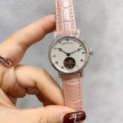 2019首推女表⚠️宝玑-Breguet 流金岁月系列搭配陀飞轮机械机芯，蓝宝石玻璃镜面，表壳直径约32mm10mm高贵优雅  尽显女王风范