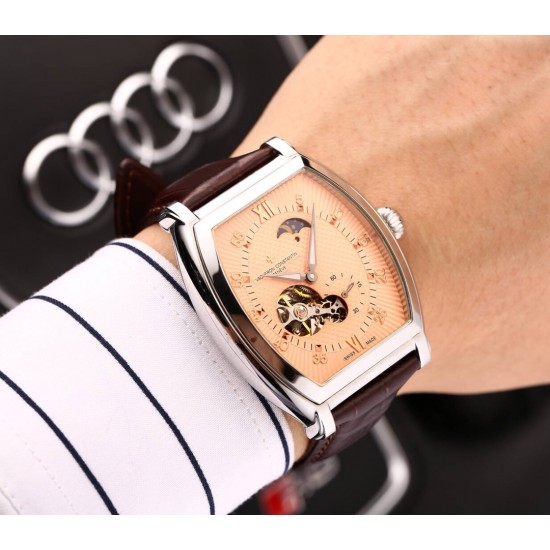 实物拍摄品牌：江诗丹顿 -Vacheron Constantin 酒桶型类型：[酷]男士腕表表壳：316精钢（做工优质）表带：进口小牛皮/316精钢（两种可选）机芯：高级定制全自动机械机芯（走时稳定）玻璃：高级强化镀膜镜面尺寸：直径41.5*43mm，厚度13mm
