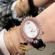 品牌:宝玑-Breguet ™️系列:珠宝系列 现推出石英版本 宝玑GJ29BB8924/5D58 雕花珍珠贝母 镶钻 女士腕表表壳电镀18K金鹅卵形表壳,外缘镶嵌24颗明亮式切割钻石和一颗日本Akoya 海水珍珠。尺寸:34.4 x 28.7毫米。表盘为玑镂刻花珍珠母贝。12点位置镶嵌宝玑铭牌。偏心小时刻度环,3点、6点、9点和12点位置设有钻石时标。宝玑经典针尖镂空式蓝钢指针。镌刻编号和Breguet隐形签名。丝缎表带,搭配折叠镶钻表扣。 品牌:宝玑-Breguet ™️系列:珠宝系列 现推出石英版本 宝玑GJ29BB8924/5D58 雕花珍珠贝母 镶钻 女士腕表表壳电镀18K金鹅卵形表壳,外缘镶嵌24颗明亮式切割钻石和一颗日本Akoya 海水珍珠。尺寸:34.4 x 28.7毫米。表盘为玑镂刻花珍珠母贝。12点位置镶嵌宝玑铭牌。偏心小时刻度环,3点、6点、9点和12点位置设有钻石时标。宝玑经典针尖镂空式蓝钢指针。镌刻编号和Breguet隐形签名。丝缎表带,搭配折叠镶钻表扣。