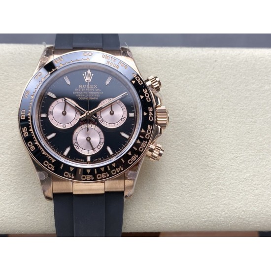 新品!ROLEX 劳力士 迪通拿4131整个系列迎来了全新的改变,具体有以下几点改变:1刻度时标变得更加纤细2计时表盘更加优雅纤细3 六点位增加皇冠标志4陶瓷圈新增金属外圈5表壳新一代表耳有更强的曲线效果6机芯升级从4130升级为41311.表盘所有颜色均与原版一致,无色差!每个时标刻度都精抛倒角打磨的基础上采用铂金电镀做到永久不退色!盘面字体清晰分明立体感十足! 新品!ROLEX 劳力士 迪通拿4131整个系列迎来了全新的改变,具体有以下几点改变:1刻度时标变得更加纤细2计时表盘更加优雅纤细3 六点位增加皇冠标志4陶瓷圈新增金属外圈5表壳新一代表耳有更强的曲线效果6机芯升级从4130升级为41311.表盘所有颜色均与原版一致,无色差!每个时标刻度都精抛倒角打磨的基础上采用铂金电镀做到永久不退色!盘面字体清晰分明立体感十足!
