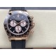新品!ROLEX 劳力士 迪通拿4131整个系列迎来了全新的改变,具体有以下几点改变:1刻度时标变得更加纤细2计时表盘更加优雅纤细3 六点位增加皇冠标志4陶瓷圈新增金属外圈5表壳新一代表耳有更强的曲线效果6机芯升级从4130升级为41311.表盘所有颜色均与原版一致,无色差!每个时标刻度都精抛倒角打磨的基础上采用铂金电镀做到永久不退色!盘面字体清晰分明立体感十足! 新品!ROLEX 劳力士 迪通拿4131整个系列迎来了全新的改变,具体有以下几点改变:1刻度时标变得更加纤细2计时表盘更加优雅纤细3 六点位增加皇冠标志4陶瓷圈新增金属外圈5表壳新一代表耳有更强的曲线效果6机芯升级从4130升级为41311.表盘所有颜色均与原版一致,无色差!每个时标刻度都精抛倒角打磨的基础上采用铂金电镀做到永久不退色!盘面字体清晰分明立体感十足!