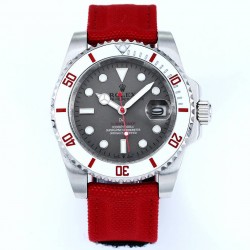 新品首发⚠️劳力士 ROLEX Submariner PARAKEET！新品定制款SUB水鬼，完美呈现！1：特别定制碳纤维圈口、渐变绿表盘，DIW赋予水鬼不一样的风格，体现全新的视觉和触觉体验！2：经过无数次的修改，终于呈现出刻字立体，且条丁外有外影的对版完美圈口，温润如玉的超强夜光珠！3：整表均采用904L精钢，暗黑质感，同正品一致4：搭载全新日本进口8215机芯，质量稳定。5：DIW做工完美，几乎到了极致，欢迎品鉴