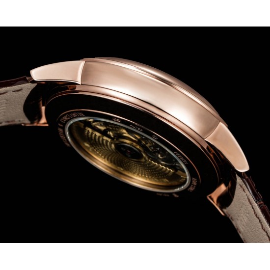 全新升级版Vacheron constantin 经典之美品鉴江诗丹顿传承逆跳日历款腕表 型号4010U/000R-B329。盘面设计独树一帜,功能简单实用。采用自制Cal.2460 R31L/1机芯 直径42.5毫米 。搭配意大利牛皮原装表扣,佩戴更舒适,简敛精致不失优雅,经典传承 永不过时 全新升级版Vacheron constantin 经典之美品鉴江诗丹顿传承逆跳日历款腕表 型号4010U/000R-B329。盘面设计独树一帜,功能简单实用。采用自制Cal.2460 R31L/1机芯 直径42.5毫米 。搭配意大利牛皮原装表扣,佩戴更舒适,简敛精致不失优雅,经典传承 永不过时