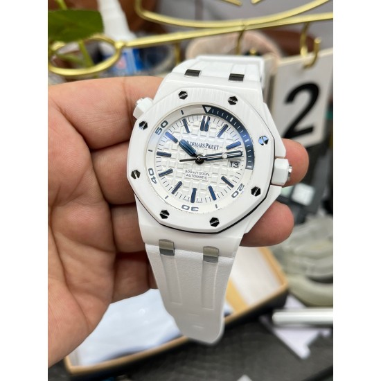 AP 爱彼 15707皇家橡树系列，陶瓷壳，尺寸42mm！3120全自动一体机芯！