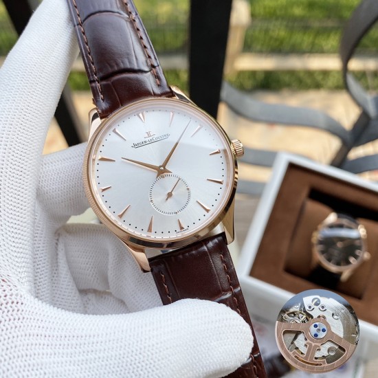 积家 Jaeger Lecoultre 经典重塑,大师系列,本次改装原装自动锤,细节更完美,技惊四座,精湛工艺,淋漓尽致。采用全自动机械机芯,顶级316精钢表壳,进口小牛皮表带,矿物质超强镜面,尺寸43*13 积家 Jaeger Lecoultre 经典重塑,大师系列,本次改装原装自动锤,细节更完美,技惊四座,精湛工艺,淋漓尽致。采用全自动机械机芯,顶级316精钢表壳,进口小牛皮表带,矿物质超强镜面,尺寸43*13