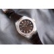 ★实拍 Vacheron Constantin江诗丹顿纵横四海系列OVERSEAS女款小号型2300v/2305v【表壳】表径3610.8mm 同步原装 质感细腻大方 蓝宝石镜面【字面】表盘经旭日纹缎面拉丝工艺处理 深邃优雅 18k金时标均带白色夜光涂层【机芯】CITIZEN8系列改Cal.5300机芯(机芯稳定零返修 )后原装18k纳米镀金质摆陀【表带扣】半马其他十字三片折叠式表扣 进口牛皮表带越欣赏 越懂欣赏 ★实拍 Vacheron Constantin江诗丹顿纵横四海系列OVERSEAS女款小号型2300v/2305v【表壳】表径3610.8mm 同步原装 质感细腻大方 蓝宝石镜面【字面】表盘经旭日纹缎面拉丝工艺处理 深邃优雅 18k金时标均带白色夜光涂层【机芯】CITIZEN8系列改Cal.5300机芯(机芯稳定零返修 )后原装18k纳米镀金质摆陀【表带扣】半马其他十字三片折叠式表扣 进口牛皮表带越欣赏 越懂欣赏