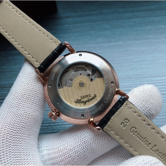 2019年度最新款 浪琴Longines  S8 全面出货！成功商务人士必备 锅盖型复古玻璃  压弯字面 百分之百超强防水  [咖啡][咖啡]品牌：浪琴 Longines 类型：[酷]男士腕表表壳：316精钢（做工优质）表带：进口小牛皮/简约针扣机芯：进口8215全自动机械机芯（走时稳定）玻璃：高级强化镀膜镜面尺寸：直径41mm，厚度12mm 三杰精致推荐男士机械腕表 SJ为你精心挑选超真实实物图拍摄