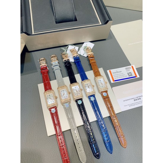 积家 翻转满钻系列 台湾厂立体数字!三码合一(搭配珍珠贝母表盘 )质量杠杠!深度防水。把头、后盖、于正品一致!壳套:珠宝镶钻表壳、316L精钢、深度防水!玻璃:采用蓝宝石水晶表镜表带:进口意大利牛皮 美洲鳄鱼皮表带尺寸:长度40.1mm宽度20mm机芯:瑞士进口机芯!搭配:保修卡 吊牌 底盖 三码合一 积家 翻转满钻系列 台湾厂立体数字!三码合一(搭配珍珠贝母表盘 )质量杠杠!深度防水。把头、后盖、于正品一致!壳套:珠宝镶钻表壳、316L精钢、深度防水!玻璃:采用蓝宝石水晶表镜表带:进口意大利牛皮 美洲鳄鱼皮表带尺寸:长度40.1mm宽度20mm机芯:瑞士进口机芯!搭配:保修卡 吊牌 底盖 三码合一