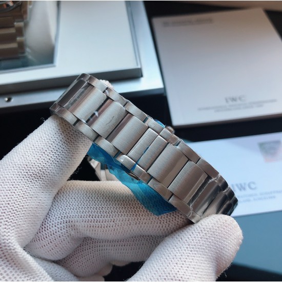 IWC 万国 R42 海洋时计公园系列腕表,采用IWC潜水系统,同样适合用于陆地探险。海洋时计色彩雅致,外形霸气,同样适合日常佩戴。尺寸的42mm,实力复刻,装载进口机芯,自动机械,(零返修)蓝宝石镜面,904L精钢材质,淬火钢针锋芒所向。超强夜光 三杰精致推荐男士机械腕表 SJ为你精心打造超真实实物图拍摄 IWC 万国 R42 海洋时计公园系列腕表,采用IWC潜水系统,同样适合用于陆地探险。海洋时计色彩雅致,外形霸气,同样适合日常佩戴。尺寸的42mm,实力复刻,装载进口机芯,自动机械,(零返修)蓝宝石镜面,904L精钢材质,淬火钢针锋芒所向。超强夜光 三杰精致推荐男士机械腕表 SJ为你精心打造超真实实物图拍摄