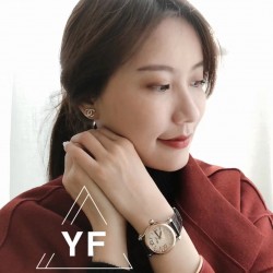 实拍《YF》萧邦（五钻小号无日历）HAPPY DIAMONDS 七彩圣诞主题 符合接下来圣诞跨年的气氛 每一颗钻石都是最好的礼物 心向自由 与快乐不期而遇。