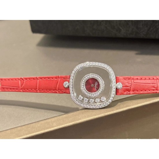品牌：Chopard-萧邦最新款方形Happy Diamonds❤️瑞士原厂石英机芯 五颗快乐钻石在表盘自由流动  电镀18k金好货不等人哦～[机智]