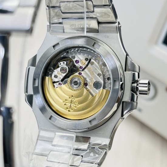 【PFF Factory2022新势力 新力作】V4最高升级版本 最高复刻 百达.翡丽PATEK PHILIPPE 优雅运动系列5711/1A鹦鹉螺!PFF震撼出品!钢表之王!1⃣️【机芯】全网最佳解毒方案,搭配百达.翡丽9015机改Cal.324自动上链一体机芯!精准稳定!2⃣️【表带】定制级人体工程学表带,钢带中珠是钻石型的,与正品相结合。3⃣️【直径】表壳尺寸40毫米,厚度仅9.8毫米,也与原装最接近。【PFF Factory】匠心之作 欢迎您的品鉴! 【PFF Factory2022新势力 新力作】V4最高升级版本 最高复刻 百达.翡丽PATEK PHILIPPE 优雅运动系列5711/1A鹦鹉螺!PFF震撼出品!钢表之王!1⃣️【机芯】全网最佳解毒方案,搭配百达.翡丽9015机改Cal.324自动上链一体机芯!精准稳定!2⃣️【表带】定制级人体工程学表带,钢带中珠是钻石型的,与正品相结合。3⃣️【直径】表壳尺寸40毫米,厚度仅9.8毫米,也与原装最接近。【PFF Factory】匠心之作 欢迎您的品鉴!