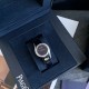 小号26mm 伯爵闪耀款上线。Limelight Gala系列的女性钻石手表是绝对诱惑的标志,表盘独特的6与9的造型,混合艺术,设计和珠宝,他们赞扬充满活力和大胆女性气质。在伯爵的眼里,每一位演绎人生故事的女主角,都注定拥有出众魅力!别出心裁,不断进阶超越。尺寸:26mm 机芯:瑞士朗达机芯 玻璃:蓝宝石镜面 皮带:美洲鳄鱼皮 小号26mm 伯爵闪耀款上线。Limelight Gala系列的女性钻石手表是绝对诱惑的标志,表盘独特的6与9的造型,混合艺术,设计和珠宝,他们赞扬充满活力和大胆女性气质。在伯爵的眼里,每一位演绎人生故事的女主角,都注定拥有出众魅力!别出心裁,不断进阶超越。尺寸:26mm 机芯:瑞士朗达机芯 玻璃:蓝宝石镜面 皮带:美洲鳄鱼皮