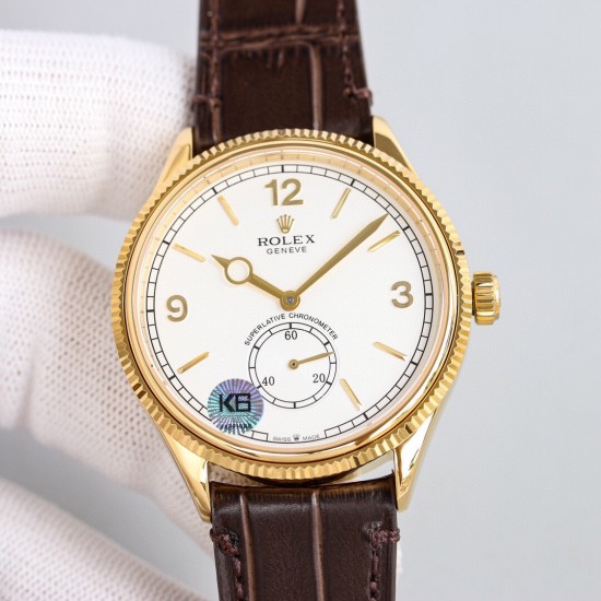 劳力士 ROLEX 恒动1908型,m52508-0006小秒型腕表,是劳力士几百年来第一款透底腕表,腕表尺寸:39mm,独家定制Cal.7140原装机芯,功能外表做到和原装一致;走时精准稳定性! 3. 红金技术,厚度达到包金一般的标准,腕表重量优化! 4.搭配意大利小牛皮,双褶扣,皮质柔软细腻更加贴合手腕给您带来舒适的佩戴感! 劳力士 ROLEX 恒动1908型,m52508-0006小秒型腕表,是劳力士几百年来第一款透底腕表,腕表尺寸:39mm,独家定制Cal.7140原装机芯,功能外表做到和原装一致;走时精准稳定性! 3. 红金技术,厚度达到包金一般的标准,腕表重量优化! 4.搭配意大利小牛皮,双褶扣,皮质柔软细腻更加贴合手腕给您带来舒适的佩戴感!