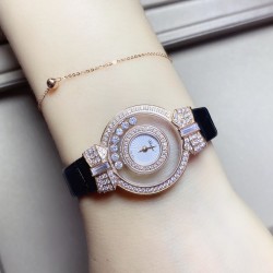 实拍 (蝴蝶结)chopard-happy Sport 萧邦HAPPY DIAMONDS系列快乐钻 腕表蓝宝石玻璃镜面 原厂瑞士石英机芯 镜面内自由滑动快乐钻 钻石围绕表盘回旋起舞 制作精巧双层透明跳跃时尚的设计风格，完美女性的前卫、大方、秀气的特质，内、外蓝宝石玻璃 ，微型按调EAT瑞士石英机，表壳直径约28mm