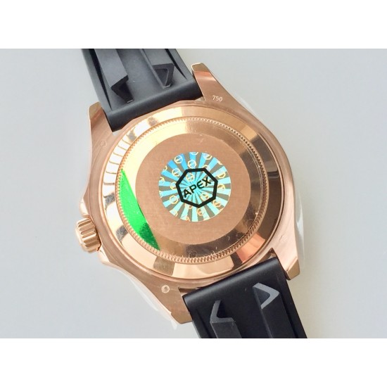【APEX出品】劳力士YACHT-MASTER"116655"(YM金游艇)系列,40mm直径,表壳四个耳底钢印和正品一模一样表针的中轴相当出色,就连中轴处的铆钉都做得很乱真,搭配2824自动机械机芯,走时精准。镜面抛光双凹曲线面蓝宝石镜面,纯水刀切割,原版对应打磨拉丝处理,圈口一体成型(非蚀刻)铂金电镀刻度色泽均匀永不褪色,冰蓝色超亮夜光,圈口夜光珠镜面为双卜蓝宝石玻璃。原装表扣,扣内侧抛光腐蚀工艺钢印!APEX之作,致敬原版,挑战更好! 【APEX出品】劳力士YACHT-MASTER"116655"(YM金游艇)系列,40mm直径,表壳四个耳底钢印和正品一模一样表针的中轴相当出色,就连中轴处的铆钉都做得很乱真,搭配2824自动机械机芯,走时精准。镜面抛光双凹曲线面蓝宝石镜面,纯水刀切割,原版对应打磨拉丝处理,圈口一体成型(非蚀刻)铂金电镀刻度色泽均匀永不褪色,冰蓝色超亮夜光,圈口夜光珠镜面为双卜蓝宝石玻璃。原装表扣,扣内侧抛光腐蚀工艺钢印!APEX之作,致敬原版,挑战更好!