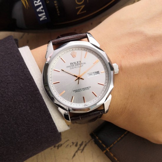 『臻品推荐』新品发布[玫瑰] 劳力士-ROLEX独家首发-----❤不忘初心 追求品质 精准细致机芯:顶级精准稳定8215全自动机械表壳:顶级版316L精钢表扣:钢带按扣、皮带针扣玻璃:高硬度矿物质水晶玻璃直径:原装尺寸42mm11mm[色]完美呈现 品质上乘，手感独特，送礼自戴首选[鼓掌]〔----用心，所以更完美 〕