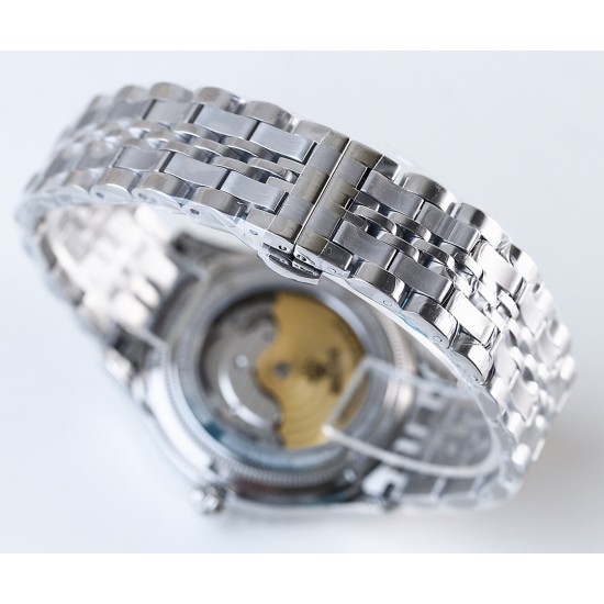 LS精品    劳力士Rolex[色][色]低调奢华[色]火爆开启上市，不显浮华的风格广受成功人士喜爱，逐渐深刻人心，并备受各界人士推重。工艺精湛，糅合尊贵、典雅和独特气质于一身，位列世界手表业之翘楚材料：316钢18k微纳米电镀金，直径41mm，进口820A机芯，28800每小时振荡次数，动力储备48小时，表带：316精钢表带，三度防水性能，返修率几乎为零，请君放心购