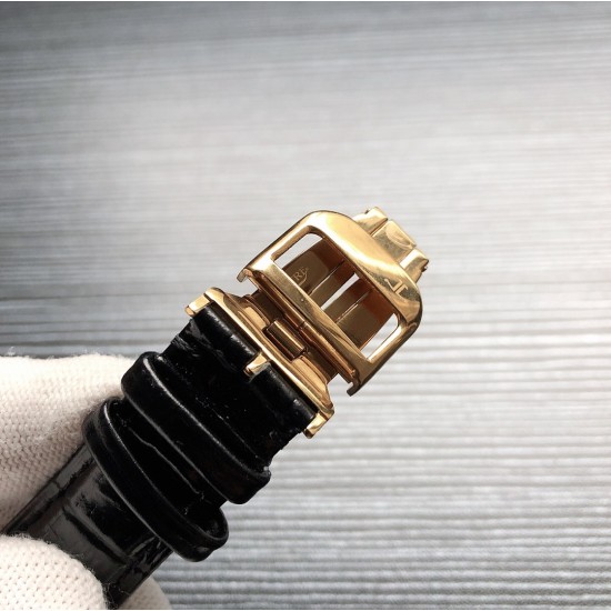 积家JaegerLecoultre A26 大师系列,精品男士腕表,简约两针搭载飞轮设计,尊贵大气,绅士风范,卓越品质,热卖全城。采用全自动机械机芯,顶级316精钢表壳,进口小牛皮表带,矿物质超强镜面,尺寸43*12 三杰精致推荐男士机械腕表 SJ为你精心打造超真实实物图拍摄 积家JaegerLecoultre A26 大师系列,精品男士腕表,简约两针搭载飞轮设计,尊贵大气,绅士风范,卓越品质,热卖全城。采用全自动机械机芯,顶级316精钢表壳,进口小牛皮表带,矿物质超强镜面,尺寸43*12 三杰精致推荐男士机械腕表 SJ为你精心打造超真实实物图拍摄