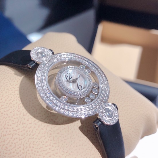 萧邦Chopard,Happy Diamonds 快乐钻系列!瑞士ETA石英机芯,双层蓝宝石玻璃进口表带分别:有鸵鸟纹、原纹、娟丝带可供选择!尺寸约28mm、厚度约7mm 萧邦Chopard,Happy Diamonds 快乐钻系列!瑞士ETA石英机芯,双层蓝宝石玻璃进口表带分别:有鸵鸟纹、原纹、娟丝带可供选择!尺寸约28mm、厚度约7mm