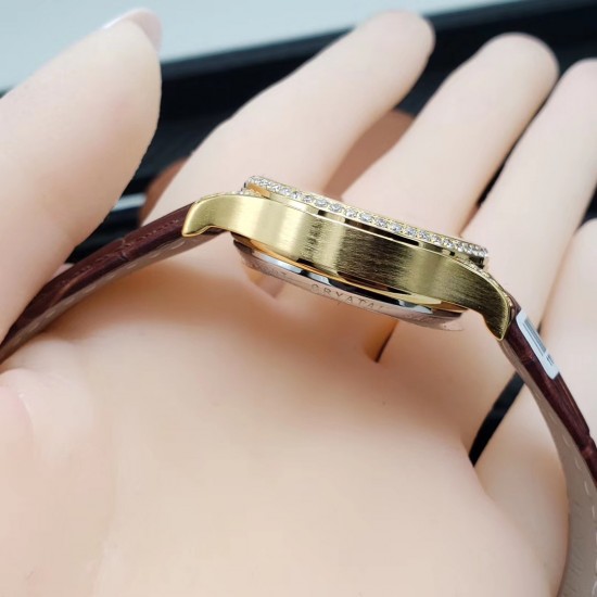 DA出品 2020款劳力士切利尼女款钻圈 31mm完美搭配,经典钻面刻度间隔2条线,细节简单突出钻石,高端大气.搭配零返修821A高端机芯,性能卓越,真牛皮表带夏天透气 给您舒适的佩戴感受 DA出品 2020款劳力士切利尼女款钻圈 31mm完美搭配,经典钻面刻度间隔2条线,细节简单突出钻石,高端大气.搭配零返修821A高端机芯,性能卓越,真牛皮表带夏天透气 给您舒适的佩戴感受