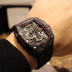 理查德米勒 Richard Mille⌚️碳纤维壳43*50毫米 一如既往防水胶带配原装折叠扣 极具个性与夸张的表壳表盘设计只为遇见个性独特的你 一如既往的酷 !