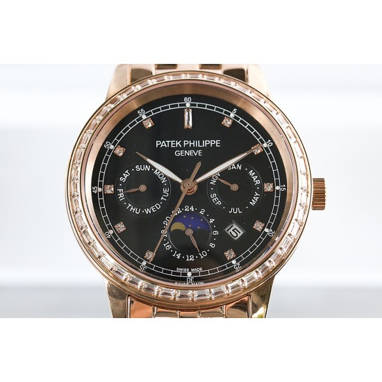 年末巨献“pp时尚新款 PATEK PHILIPPE【新年巨献 最高版本】百达翡丽超级复杂多功能系列(5721P-002)ZF厂高品质钢带款变运动系列原装9100升级版机芯。所有功能同正品(3字位月份显示 6字位24小时显示 9字位24小时和日月星辰显示),和原装一样的带水平压纹工艺,带荧光刻度 ,41mm直径。316L精钢镀金,原装进口蓝宝石水晶镜面。5721和5721P款的外钻为施华洛世奇钻,通透闪亮,气质非凡。在目前技术范畴内尽可能接近原装,此款腕表让您驾驭所有场合。 年末巨献“pp时尚新款 PATEK PHILIPPE【新年巨献 最高版本】百达翡丽超级复杂多功能系列(5721P-002)ZF厂高品质钢带款变运动系列原装9100升级版机芯。所有功能同正品(3字位月份显示 6字位24小时显示 9字位24小时和日月星辰显示),和原装一样的带水平压纹工艺,带荧光刻度 ,41mm直径。316L精钢镀金,原装进口蓝宝石水晶镜面。5721和5721P款的外钻为施华洛世奇钻,通透闪亮,气质非凡。在目前技术范畴内尽可能接近原装,此款腕表让您驾驭所有场合。