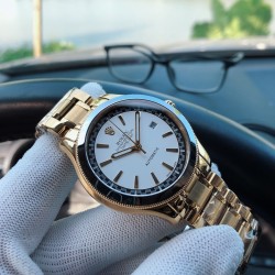 劳力士 ROLEX  R2 简约而典雅的316L精钢壳套 镶入钨钢材质 台湾工厂最高工艺塑造 搭载最新原装进口机械机芯（零返修）蓝宝石防刮镜面，原装蝴蝶按扣，塑造顶级完美腕表。绅士所拥有的标准尺寸40mm*11mm。高贵雅致及精美细腻的工艺！对完美的不懈追求 三杰精致推荐男士机械腕表 SJ为你精心制作超真实写照