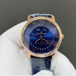 宝珀villeret 经典6654 全新V3升级版来咯从“芯”出发，去繁就简 让属于你的分秒瞬间更加完整！ 升级亮点【机芯】1.全新进口Cal.6654机芯 摆幅28800 走时更精准2.升级秒针实心大中轴 同步正品3.烫金立体工艺月相盘4.对版后盖见光比例 宝珀6654 全新V3升级版——你值得拥有！