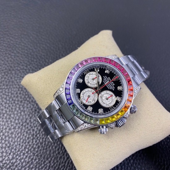 ROLEX 劳力士 彩虹拿一表难求!镶嵌根据原厂颜色渐变过渡最协调的36颗宝石进行优化处理,高度、角度一致,折射效果非常漂亮。蓝宝石透彻效果镜面,抛光打磨精湛细腻! ROLEX 劳力士 彩虹拿一表难求!镶嵌根据原厂颜色渐变过渡最协调的36颗宝石进行优化处理,高度、角度一致,折射效果非常漂亮。蓝宝石透彻效果镜面,抛光打磨精湛细腻!