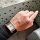 2020首发 积家 Reverso Tribute双面双时区翻转腕表 简洁的小三针正面素雅、温和,规整的反面拥有昼夜显示以及第二时区显示功能,佩戴者仅需一个翻转的瞬间,第二表盘的秘密便尽数呈现。腕表中有两种“面容”呈现,可以迎合佩戴者身处的场景、穿搭以及变换的喜好,既具备耐看的潜质,又可以随时随地更改“容颜”,令人沉迷。机芯:854A/2(百万级研发 手动机械 一机双面双时区)尺寸:49*29mm表带:意大利小牛皮 2020首发 积家 Reverso Tribute双面双时区翻转腕表 简洁的小三针正面素雅、温和,规整的反面拥有昼夜显示以及第二时区显示功能,佩戴者仅需一个翻转的瞬间,第二表盘的秘密便尽数呈现。腕表中有两种“面容”呈现,可以迎合佩戴者身处的场景、穿搭以及变换的喜好,既具备耐看的潜质,又可以随时随地更改“容颜”,令人沉迷。机芯:854A/2(百万级研发 手动机械 一机双面双时区)尺寸:49*29mm表带:意大利小牛皮