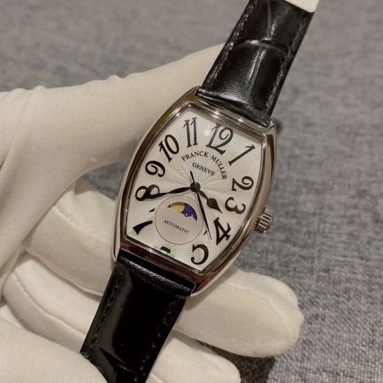 法兰克穆勒-FRANCK MULLER(FM)LADIESCOLLECTION系列,瑞士石英机芯,日月星辰 进口意大利牛皮制作仿真鳄鱼皮,光泽度饱满,尺寸32x43mm 厚度8mm 法兰克穆勒-FRANCK MULLER(FM)LADIESCOLLECTION系列,瑞士石英机芯,日月星辰 进口意大利牛皮制作仿真鳄鱼皮,光泽度饱满,尺寸32x43mm 厚度8mm