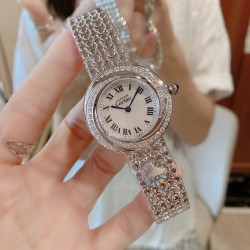 卡家时光流转系列经典中古表  真香警告⚠️Cartier小旋风 最热门的Vintage✔️小旋风的外壳，三圈圆圈绻缱交缠，演绎人生真挚情感。精致闪耀，华丽璀璨，，美到炸裂直径32mm，原装瑞士机芯，蓝宝石防刮镜面，有镀白金款和镀黄金，镀玫瑰金材质（白金为真白金材质，玫瑰金和黄金均为唛金电镀），美不胜收‼️女神必备中古腕表，韵味十足，上手超级奈斯