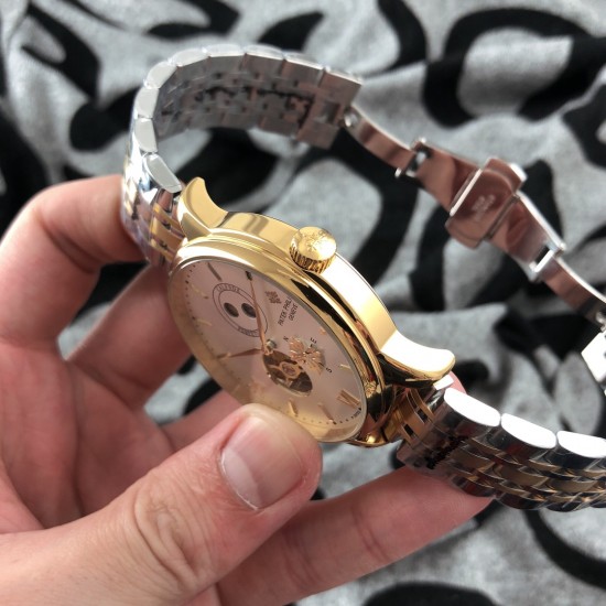 实物拍摄品牌：百达翡丽-PATEK PHILPPE 类型：[酷]男士腕表表壳：316精钢（做工优质）表带：进口小牛皮/316精钢(两种可选)机芯：高级定制全自动机械机芯(走时稳定)材料：高级强化镀膜镜面尺寸：直径40mm 厚度12.5mm