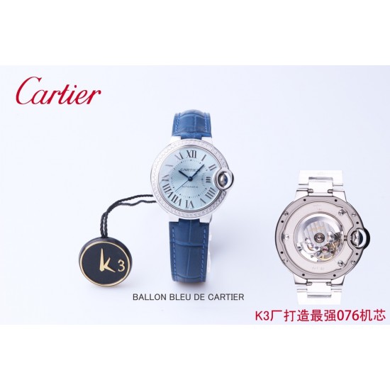 卡地亚蓝气球 CARTIER BallonBleu重磅更新 全新推出原版一档076机芯亮点一:采用原版076专用一档机芯,拔档即停秒调时。机芯摆频每小时28800次,动力储存为48小时,nh05只能放12小时,原版076能放一个周末。走时更加抗震防磁,精准稳定,摆脱nh05时不时修表的烦恼。亮点二:所有配件皆可与原装配件互换,厚度做到33款9.96mm/36款12.05mm,与原装基本保持一致。(所有款式齐全_均配备说明书一卡一码同步专柜防伪及跳码规律_细节处理能与原装相媲美_无惧专柜对比) 卡地亚蓝气球 CARTIER BallonBleu重磅更新 全新推出原版一档076机芯亮点一:采用原版076专用一档机芯,拔档即停秒调时。机芯摆频每小时28800次,动力储存为48小时,nh05只能放12小时,原版076能放一个周末。走时更加抗震防磁,精准稳定,摆脱nh05时不时修表的烦恼。亮点二:所有配件皆可与原装配件互换,厚度做到33款9.96mm/36款12.05mm,与原装基本保持一致。(所有款式齐全_均配备说明书一卡一码同步专柜防伪及跳码规律_细节处理能与原装相媲美_无惧专柜对比)