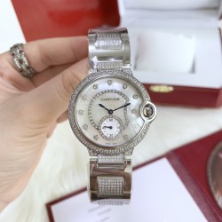 卡地亚-CARTIER新面满钻女士腕表   进口石英机芯  316L精钢表壳  矿物质超强玻璃镜面  直径36mm厚10mm该款腕表备受女性喜爱，在不同的场合映耀着她们各自的独特个性与迷人风华