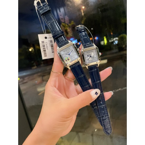 v8台湾厂 2021年最新款限量版 卡地亚山度士超薄杜蒙系列腕表,情侣款对表,中性表款 台湾厂做工质量杠杠!深度防水表壳:316L精钢3件套表壳玻璃:蓝宝石水晶镜面机芯:瑞士进口瑞士石英字面:经典罗马数字时标表带:意大利进口头层小牛皮表带表扣:精钢原装针扣 式表扣 v8台湾厂 2021年最新款限量版 卡地亚山度士超薄杜蒙系列腕表,情侣款对表,中性表款 台湾厂做工质量杠杠!深度防水表壳:316L精钢3件套表壳玻璃:蓝宝石水晶镜面机芯:瑞士进口瑞士石英字面:经典罗马数字时标表带:意大利进口头层小牛皮表带表扣:精钢原装针扣 式表扣