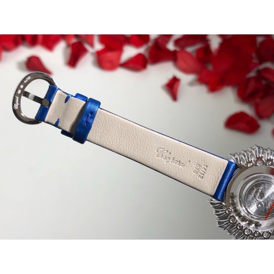 实拍 萧邦Happy Diamonds系列特别款 枫叶美丽并寓意着坚毅精神!即代表永恒爱情送给恋人,也代表对美好的回忆,可送给一路陪伴的朋友,还代表一种岁月的轮回。1比1超前做工同步首发!表面配置三块蓝宝石防刮玻璃,瑞士朗达机芯,尺寸:外径34mm内径14mm。表带14✖️12。 实拍 萧邦Happy Diamonds系列特别款 枫叶美丽并寓意着坚毅精神!即代表永恒爱情送给恋人,也代表对美好的回忆,可送给一路陪伴的朋友,还代表一种岁月的轮回。1比1超前做工同步首发!表面配置三块蓝宝石防刮玻璃,瑞士朗达机芯,尺寸:外径34mm内径14mm。表带14✖️12。