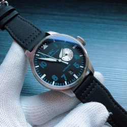 大飞新品 万国 IWC H5 概念表特别版 【表壳】腕表数据46mm.与原装一致，采用高科技强化316精钢【字面】采用飞机引擎形状.菱角切工形状工序、上下不同版层配合十分艰难，在精湛技艺和强大的耐心，使之显现凸出的立体感。【表镜】蓝宝石水晶玻璃表镜，双面蓝色高透镀膜。工艺吻合原装，通透度直逼正品。新款必属精品 敬请各路表友品鉴 三杰精致推荐男士精品机械腕表 精致传承真实效果