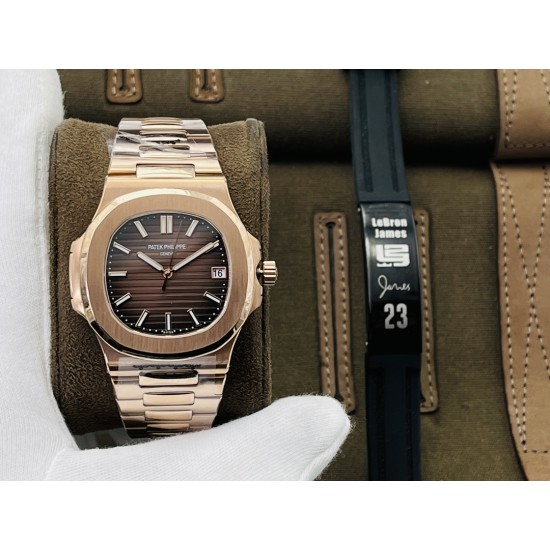 【PFF Factory新势力 新力作】V4最高升级版本 最高复刻 百达.翡丽PATEK PHILIPPE 优雅运动系列5711/1A鹦鹉螺!PFF震撼出品!钢表之王!1⃣️【机芯】全网最佳解毒方案,搭配百达.翡丽9015机改Cal.324自动上链一体机芯!精准稳定!2⃣️【表带】定制级人体工程学表带,钢带中珠是钻石型的,与正品相结合。3⃣️【直径】表壳尺寸40毫米,厚度仅9.0毫米,也与原装最接近。【PFF Factory】匠心之作 欢迎您的品鉴! 【PFF Factory新势力 新力作】V4最高升级版本 最高复刻 百达.翡丽PATEK PHILIPPE 优雅运动系列5711/1A鹦鹉螺!PFF震撼出品!钢表之王!1⃣️【机芯】全网最佳解毒方案,搭配百达.翡丽9015机改Cal.324自动上链一体机芯!精准稳定!2⃣️【表带】定制级人体工程学表带,钢带中珠是钻石型的,与正品相结合。3⃣️【直径】表壳尺寸40毫米,厚度仅9.0毫米,也与原装最接近。【PFF Factory】匠心之作 欢迎您的品鉴!