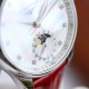全新浪琴名匠女款系列L2.409..4.87.4简约优雅尽显从容气度!【功能与原版同步】把头拨到第二档位可以独立快调月相,独立快调日历功能,认准!【表壳】腕表尺寸34✖️12毫米。用心研发,不放过任何细节,一丝不苟的还原名匠系列表壳独特的优雅精髓,让佩戴者在佩戴过程中既贴手,且舒适。柳叶形蓝钢淬火表针(烧蓝针)版型和工艺均同步正品。,操作和调试的方法吻合原版,表盘上的麦穗纹理同正品如出一格,肉眼无法辨雌雄。搭配意大利小牛皮表带搭配浪琴经典蝴蝶式精钢表扣。【机芯】采用原装进口2824-2机芯,走时精准! 全新浪琴名匠女款系列L2.409..4.87.4简约优雅尽显从容气度!【功能与原版同步】把头拨到第二档位可以独立快调月相,独立快调日历功能,认准!【表壳】腕表尺寸34✖️12毫米。用心研发,不放过任何细节,一丝不苟的还原名匠系列表壳独特的优雅精髓,让佩戴者在佩戴过程中既贴手,且舒适。柳叶形蓝钢淬火表针(烧蓝针)版型和工艺均同步正品。,操作和调试的方法吻合原版,表盘上的麦穗纹理同正品如出一格,肉眼无法辨雌雄。搭配意大利小牛皮表带搭配浪琴经典蝴蝶式精钢表扣。【机芯】采用原装进口2824-2机芯,走时精准!