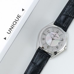 PK精品 2019新款江诗丹顿伍陆之型系列  [贝壳满天星]。低调，奢华，儒雅和古典的结合，商务百搭，独具魅力！表径：40毫米＊0.96毫米机芯型号：日本进口机械机芯〈9015〉表壳材质：316精钢表盘形状：圆形表盘材质：白色中央区域，旭日纹外圈装饰；阿拉伯数字；金时标带有夜光涂层表镜材质：蓝宝石水晶玻璃表带材质：316精钢表带也可搭配进口小牛皮，表扣类型：原装针扣表扣材质：精钢；经抛光处理的半马耳他十字形设计背透：背透，透明蓝宝石水晶表底盖防水深度：30米功能：日期显示