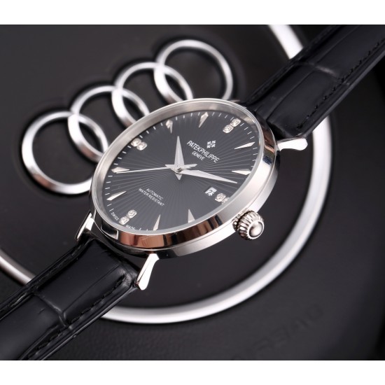 实物拍摄品牌：百达翡丽-PATEK PHILPPE 类型：[酷]男士腕表表壳：316精钢（做工优质）表带：进口小牛皮/316精钢(两种可选)机芯：进口8215全自动机械机芯(走时稳定)材料：高级强化镀膜镜面尺寸：直径40mm 厚度12.5mm
