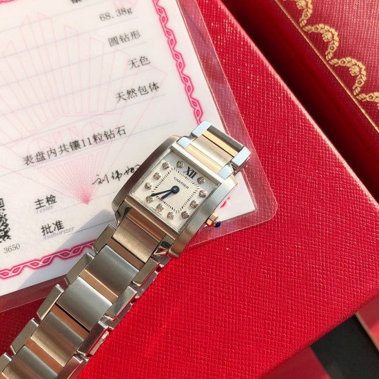 现货!卡家坦克真钻小表,表径25mm*20mm,原装瑞士石英机芯 ,表盘镶嵌11颗VS1.2天然真钻!经过中国GTC检测机构权威认证!给我们的钻表提供坚实有力的保障!卡地亚坦克Tank 系列腕表最早诞生于1917年,其设计理念源自于法国威龙坦克的平行切面,坦克履带形状演化而成的条钢设计,再搭配罗马数字时标,复古而不失内敛。目前出的版本已经是市场最顶配!一些专业玩表的玩家从细节就可以看到!正品完全拆解开模!并用原厂机芯真钻904钢材质!高端奢华。 现货!卡家坦克真钻小表,表径25mm*20mm,原装瑞士石英机芯 ,表盘镶嵌11颗VS1.2天然真钻!经过中国GTC检测机构权威认证!给我们的钻表提供坚实有力的保障!卡地亚坦克Tank 系列腕表最早诞生于1917年,其设计理念源自于法国威龙坦克的平行切面,坦克履带形状演化而成的条钢设计,再搭配罗马数字时标,复古而不失内敛。目前出的版本已经是市场最顶配!一些专业玩表的玩家从细节就可以看到!正品完全拆解开模!并用原厂机芯真钻904钢材质!高端奢华。